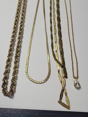 Gold-Tone Women's Necklace Lot – Elegant Multi-Chain Styles